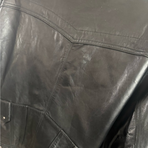 Truly VINTAGE but in excellent condition 🖤barely worn
Zoom in 4 all the details - Picture 11 of 13